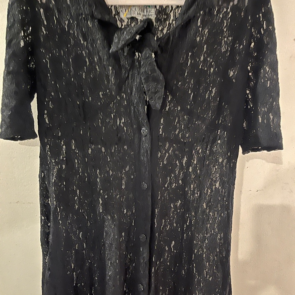 Chic Black Lace Tie-Front dress